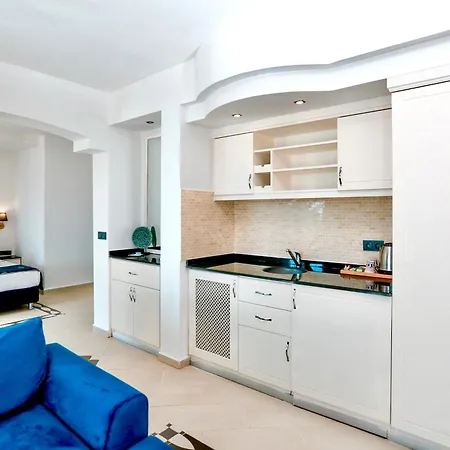 Tropical Suits Otel *