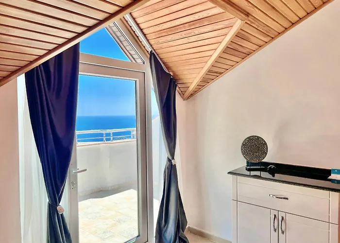 Tropical Suits 호텔