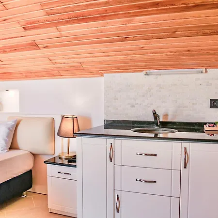 Tropical Suits Hotel